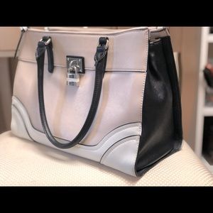 Guess medium tote/book bag